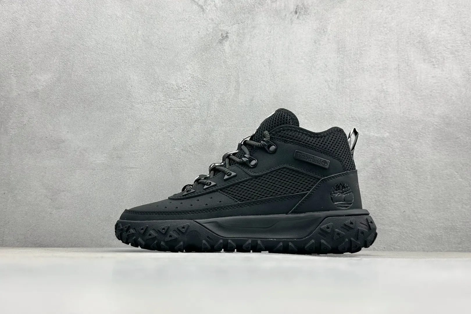 🐲💰 480 terminal store Timberland/Timberland outdoor high-top casual Martin boots series. Guangdong factory quality, original box and original packaging. The fabric is made of Italian 🇮🇹 top-grade frosted fine-grained cowhide. It is paired with anti-odor and anti-corrosion genuine leather latex insoles to give you a perfect wearing experience. The quality is exquisite and durable. A must-have for sportsmen. Specially designed to treat those who are not handsome. High-quality and first-class foot feel. Item number: TBOA5VAC015